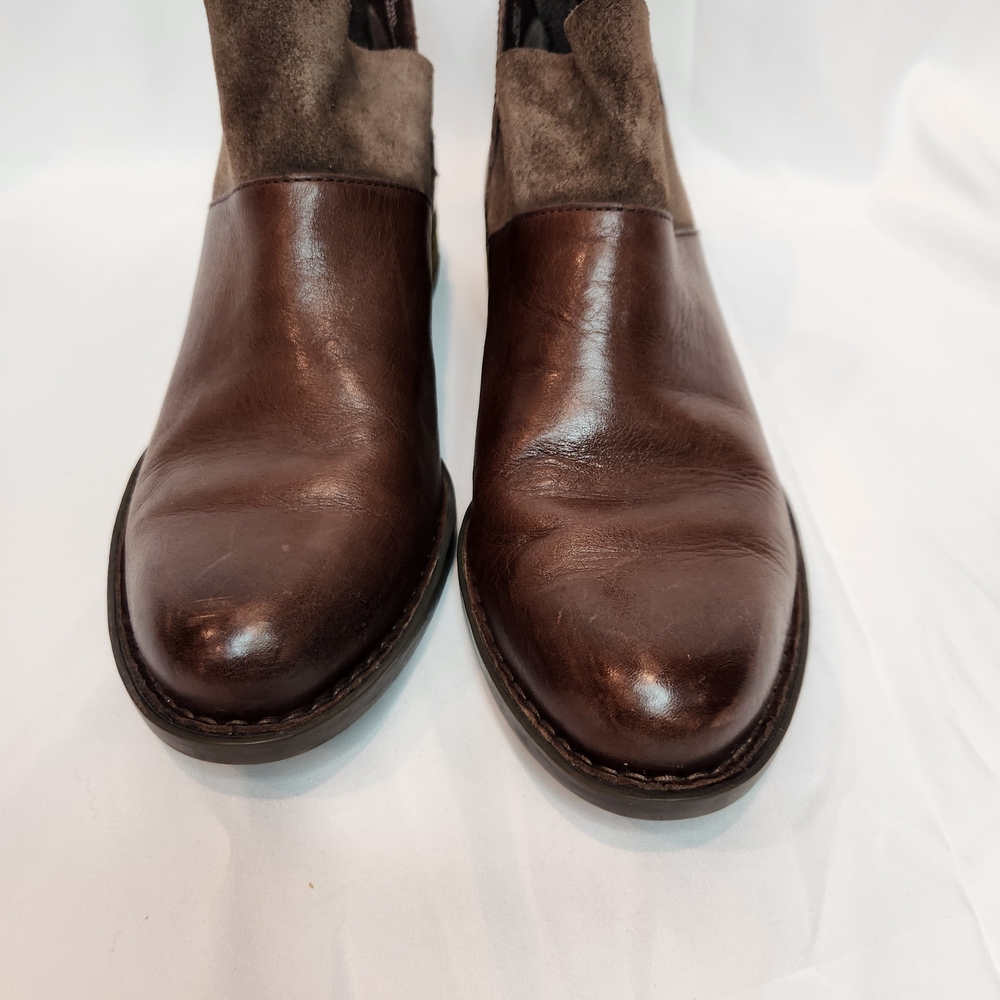 Womens Born Leather Chukka Boots with Suede Collar